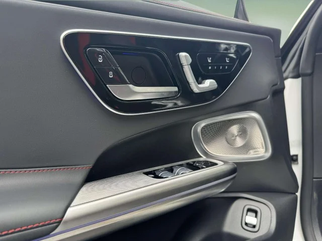 New 2026 MANUFAKTUR Moonlight White Metallic Mercedes-Benz AMG® CLE 53 4MATIC+ Cabriolet image 13