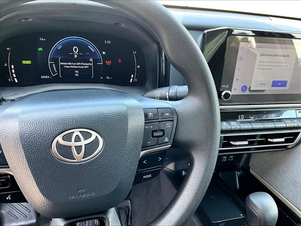 Used 2025  Toyota LE image 23
