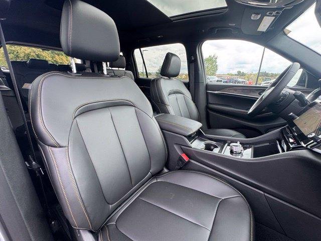 New 2026 Bright White Clear-Coat Exterior Paint Jeep 85th Anniversary Edition image 56