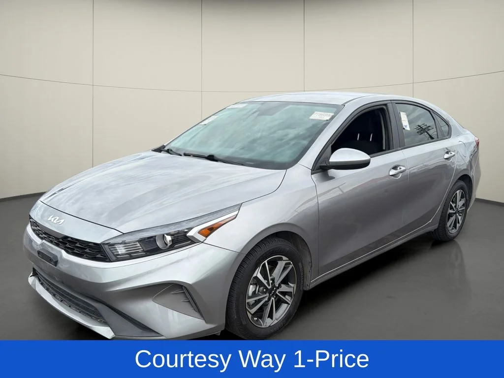 Used 2023 Gray Kia LXS image 4