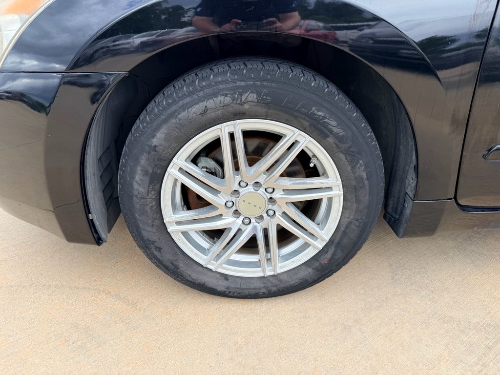 Used 2007 Super Black Nissan 2.5 S image 28