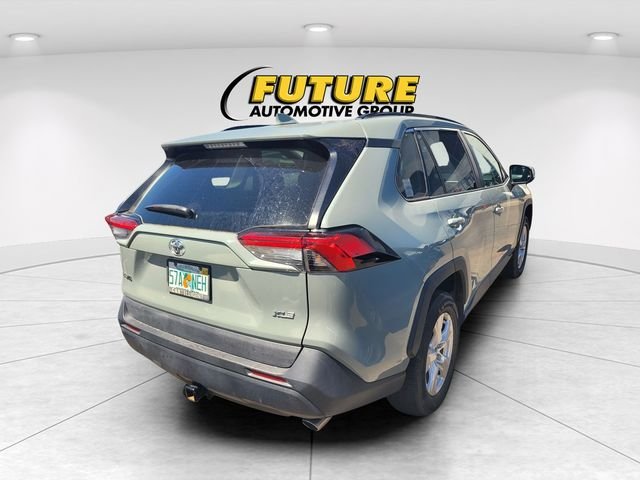 Used 2021 Gray Toyota XLE image 3