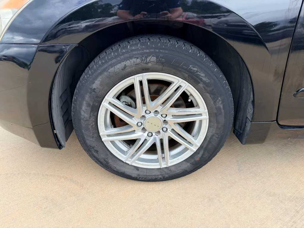 Used 2007 Super Black Nissan 2.5 S image 29