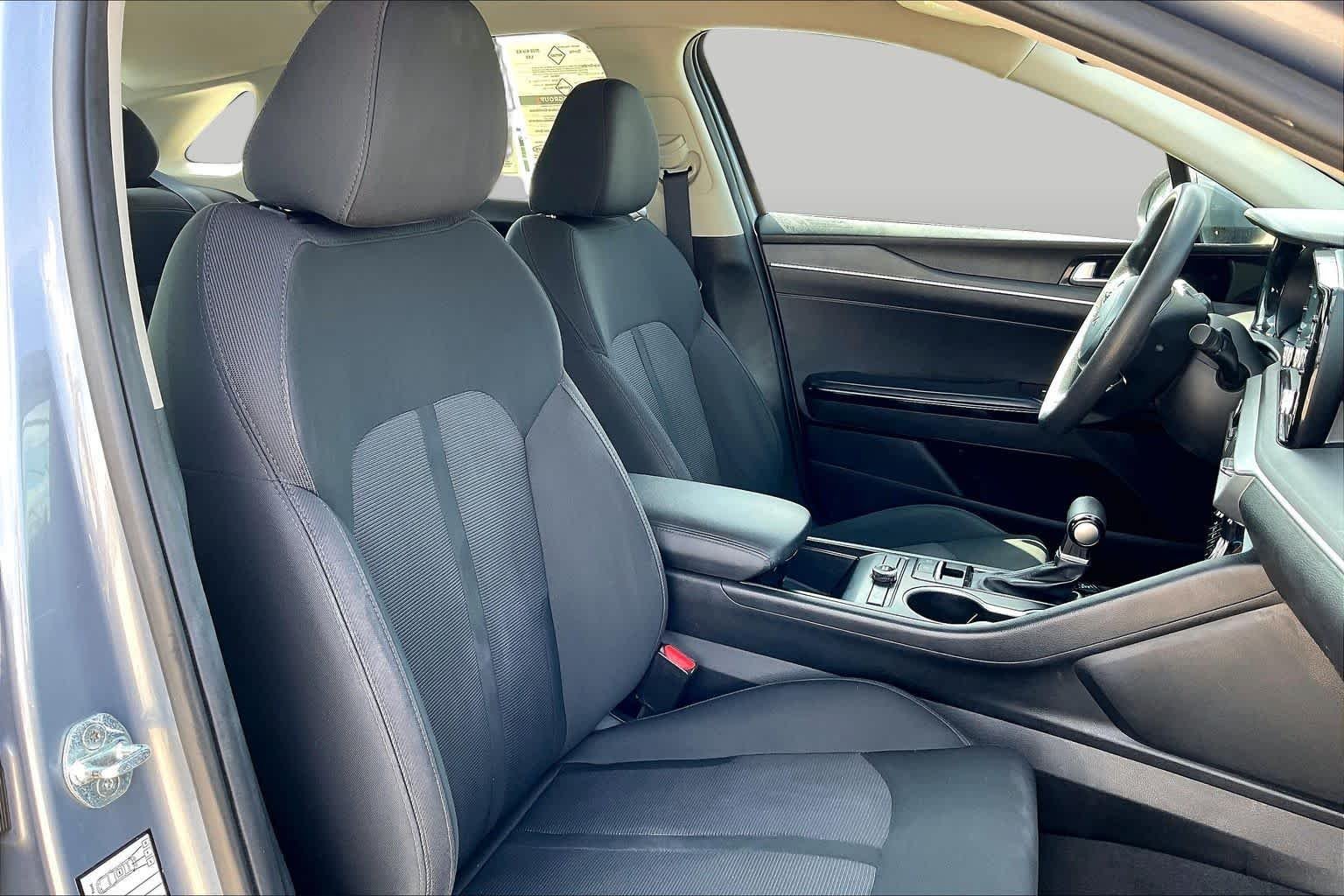 Used 2022 Everlasting Silver Kia LXS image 9