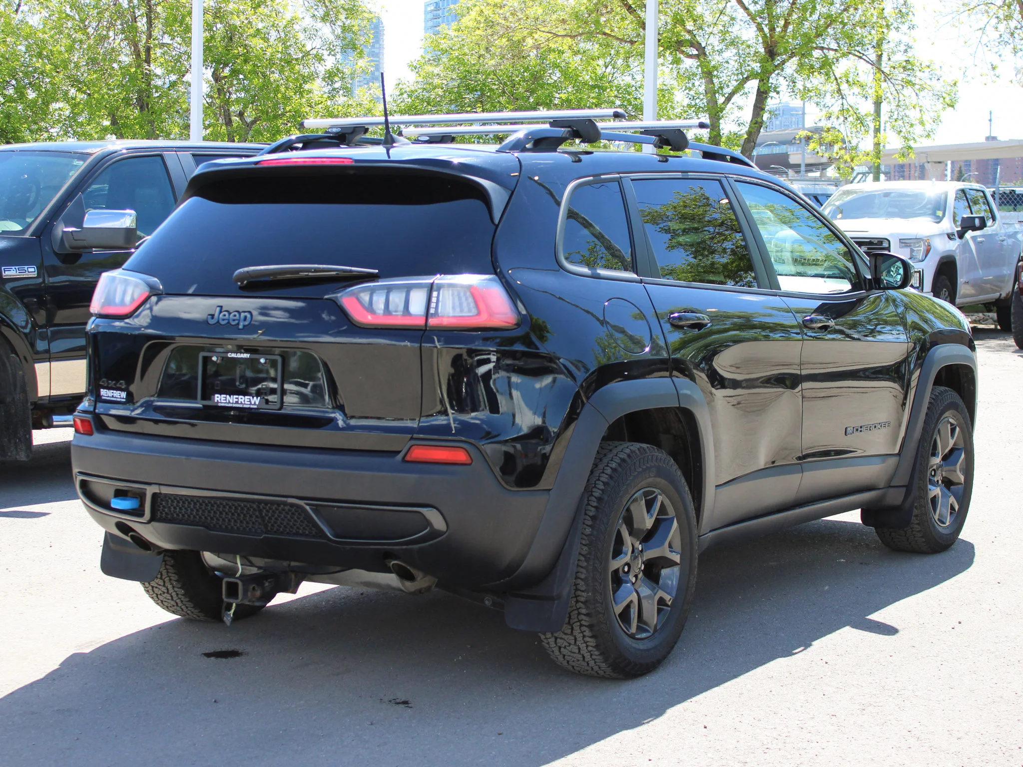 Certified Used 2019 Black Jeep Upland * One Owner | V6 | Apple CarPlay | Heated Seats | Roof Rails | Backup Camera image 15