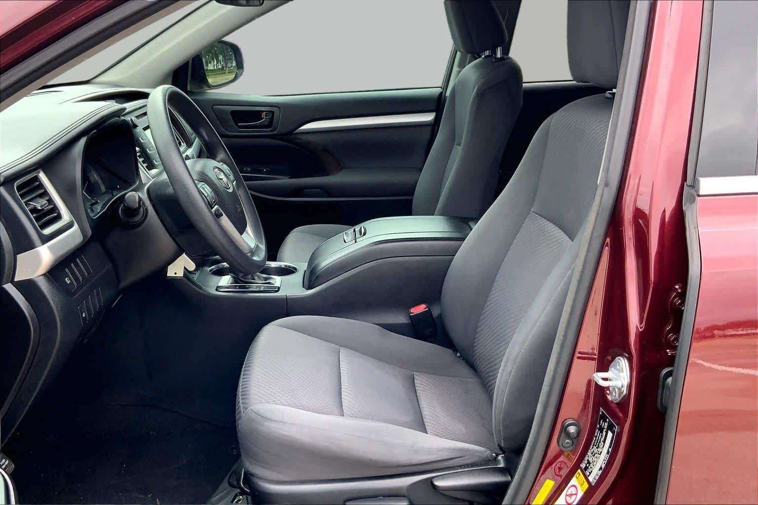 Used 2018 Ooh La La Rouge Mica Toyota LE image 8