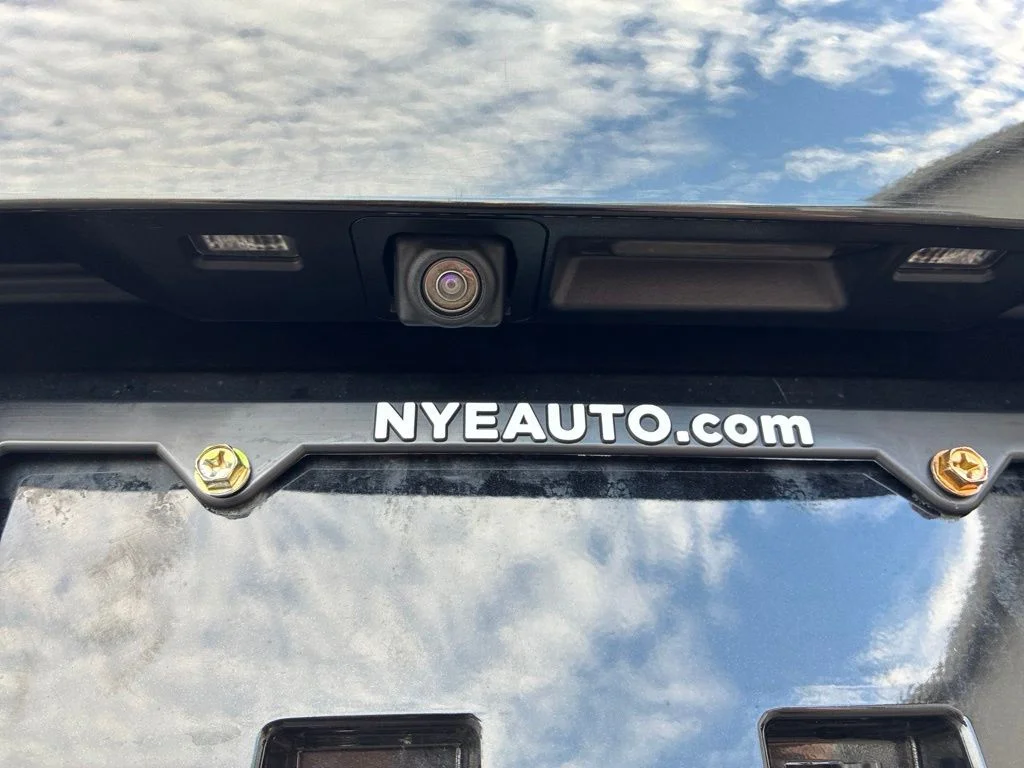 Used 2023 Black Buick Select image 50