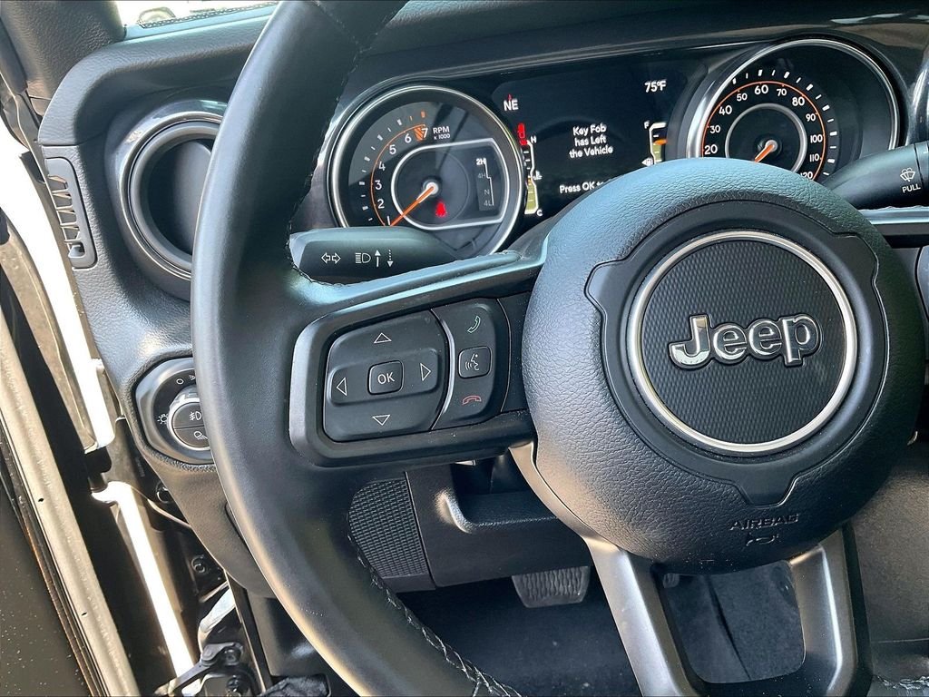 Used 2022 Black Jeep Sport image 21