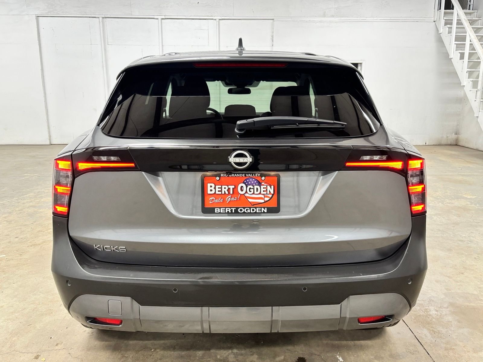 Used 2025 Gray Nissan SV image 6