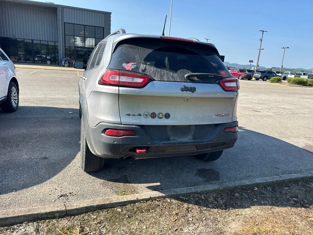 Used 2018 Billet Silver Metallic Jeep Trailhawk image 19