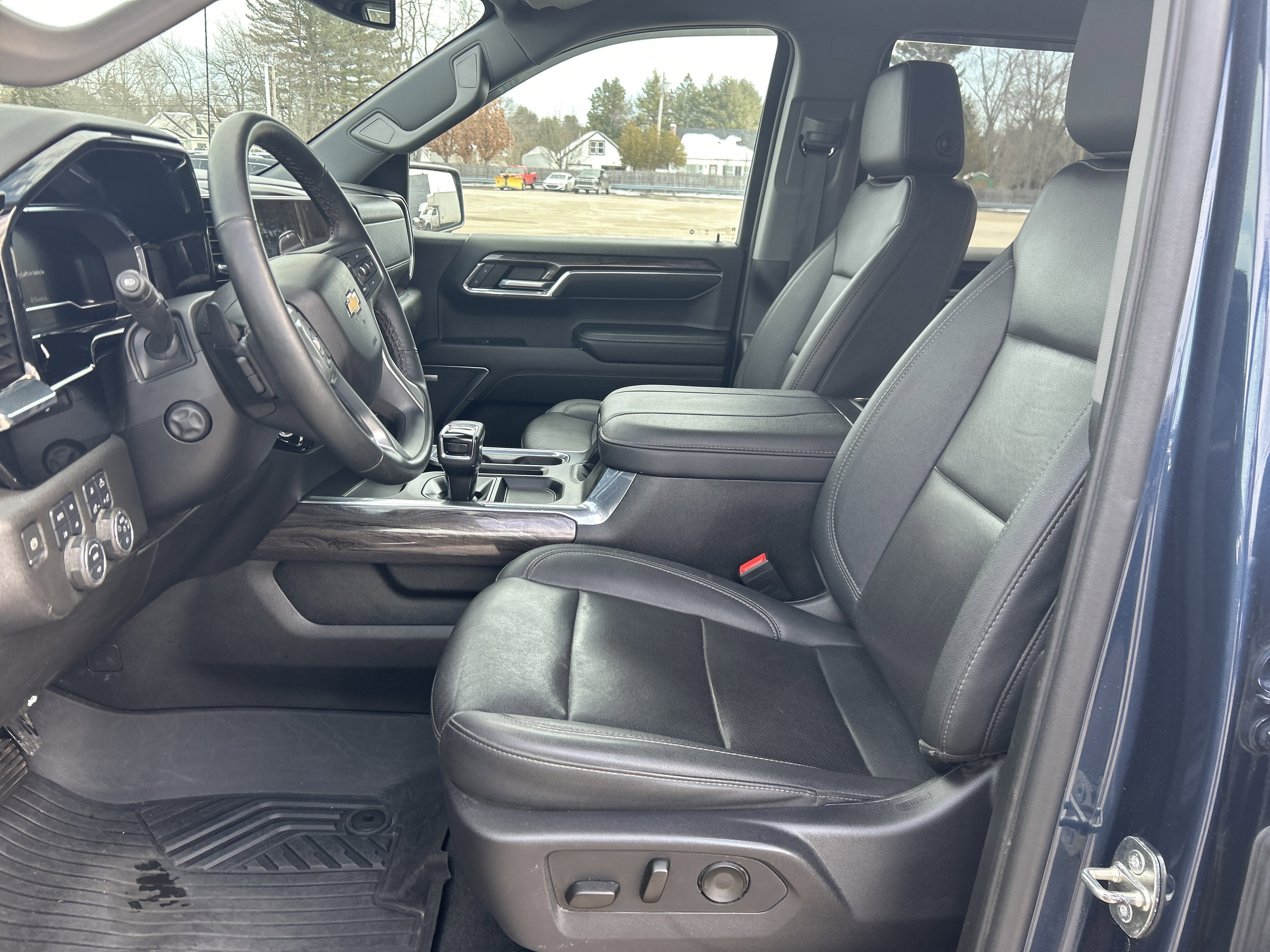 2023 Chevrolet Silverado 1500 LTZ - Photo 9