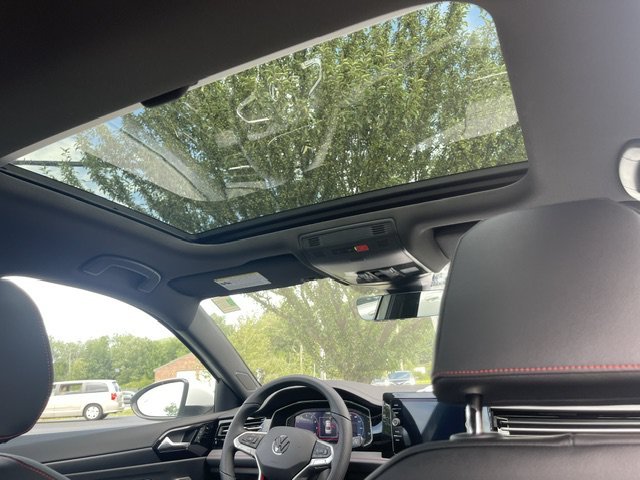 New 2026 Pure White Volkswagen 2.0T Autobahn FWD image 6