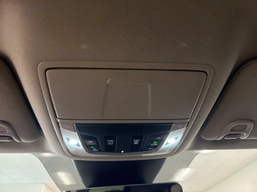 Used 2024 White Acura Technology image 18