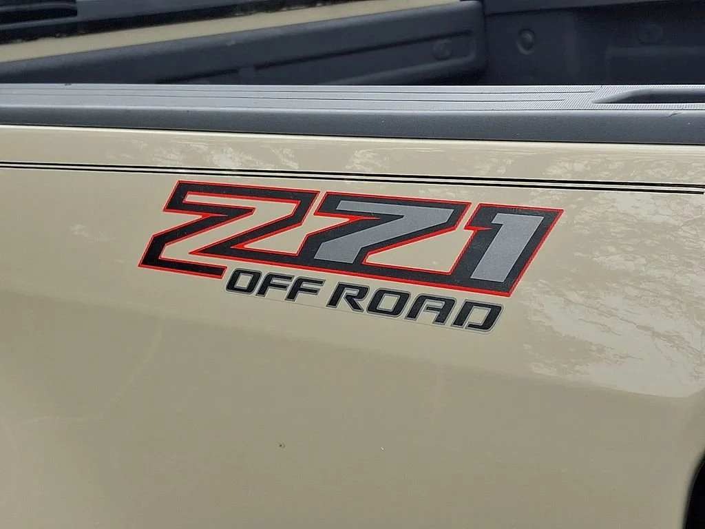 Used 2021 Sand Dune Metallic Chevrolet Z71 image 33