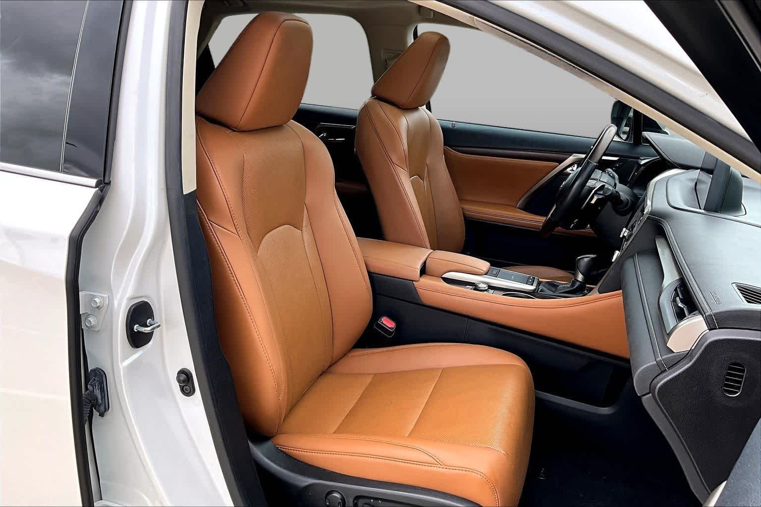 Used 2021 Eminent White Pearl Lexus  image 9