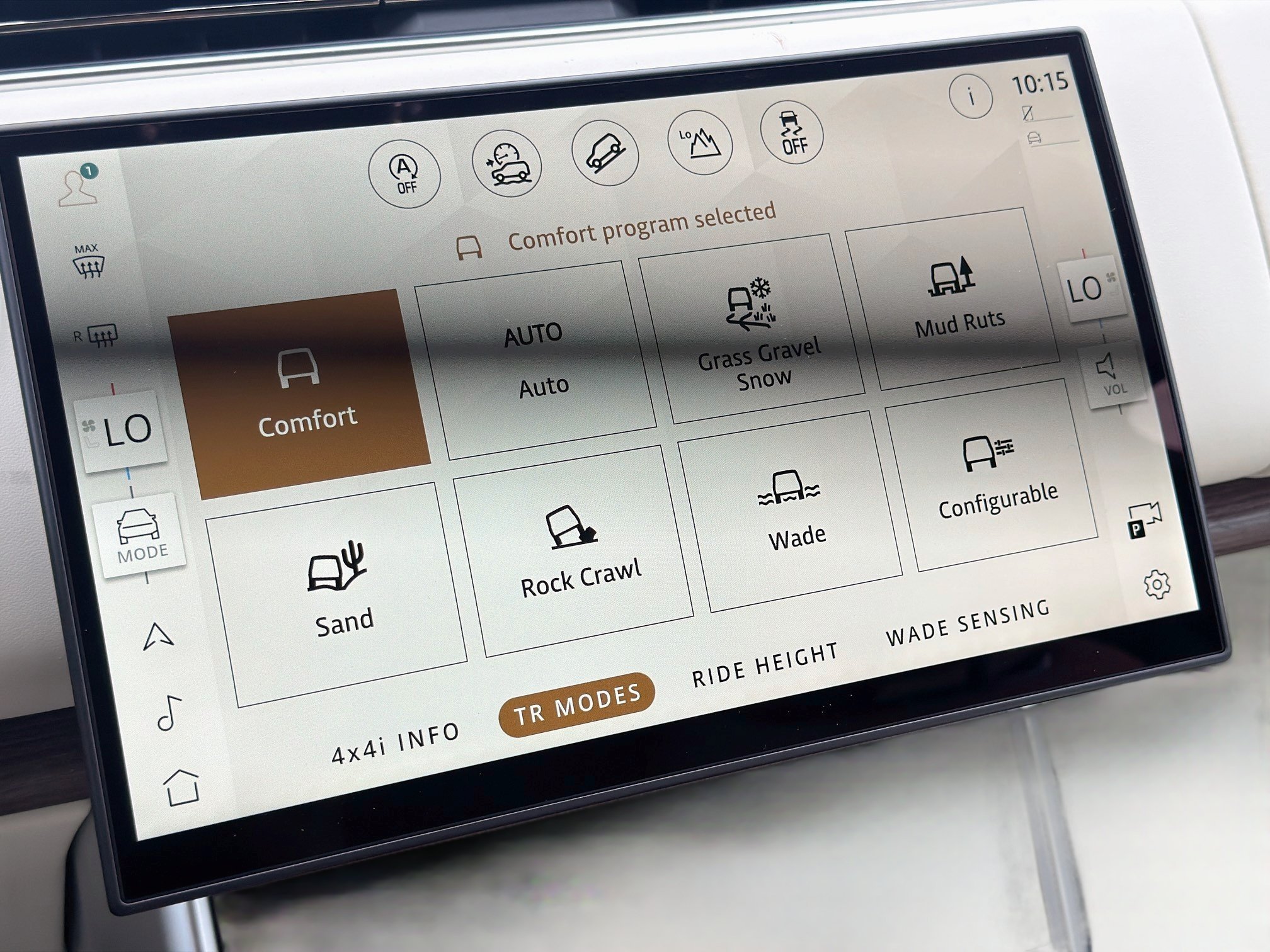 New 2026 Charente Grey Land Rover SE image 47