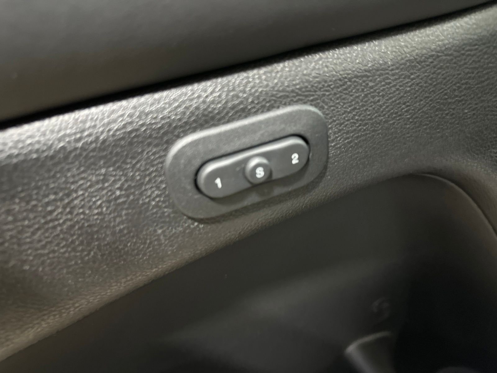 Used 2019 Black Dodge Citadel image 19