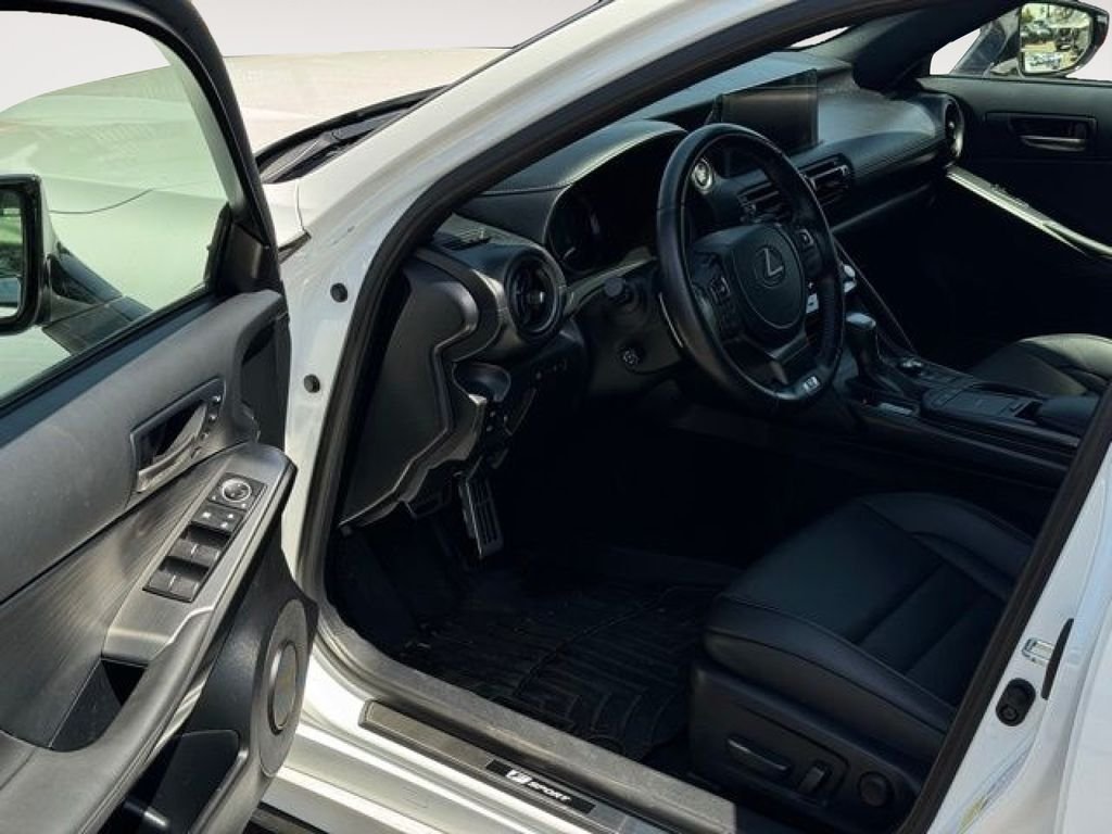Used 2024 White Lexus 500 F SPORT Performance Premium image 9