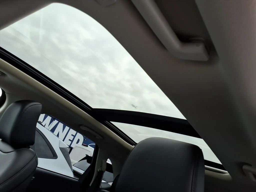 Certified Used 2022 White Ford SEL image 13