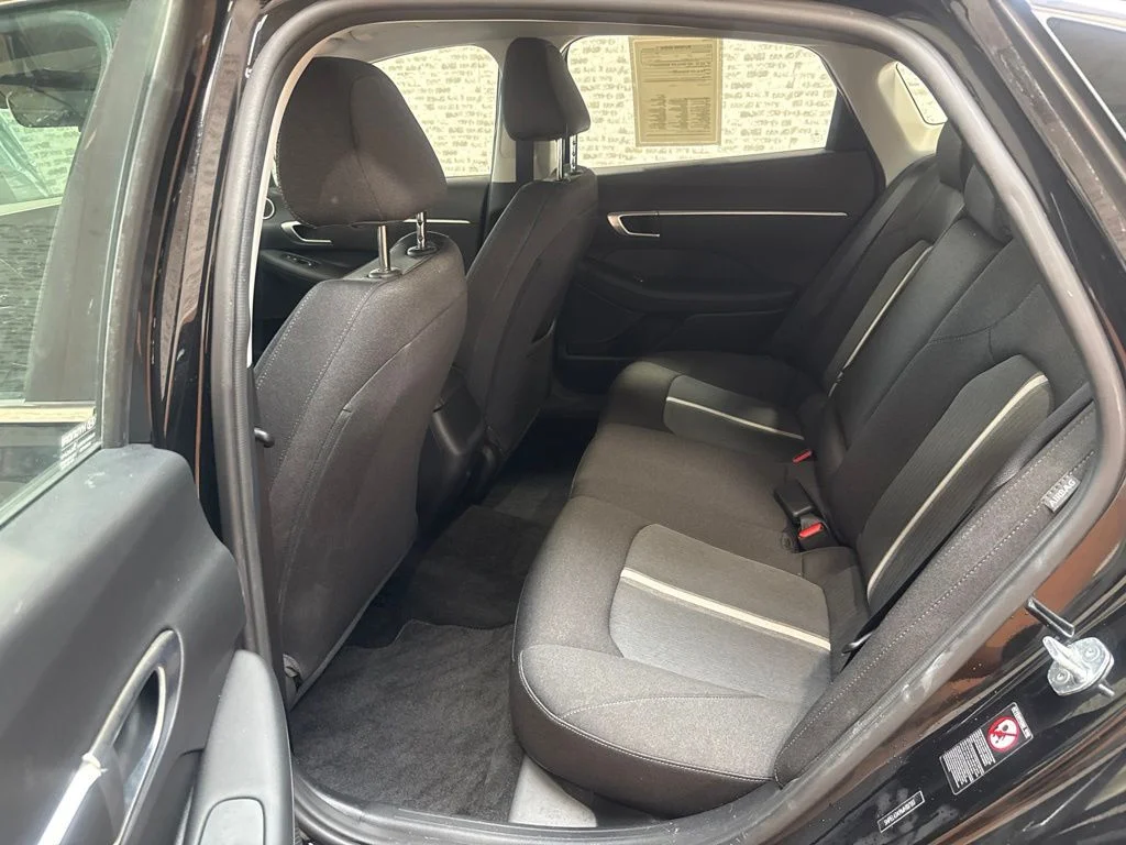 Used 2021 Phantom Black Hyundai SEL image 14