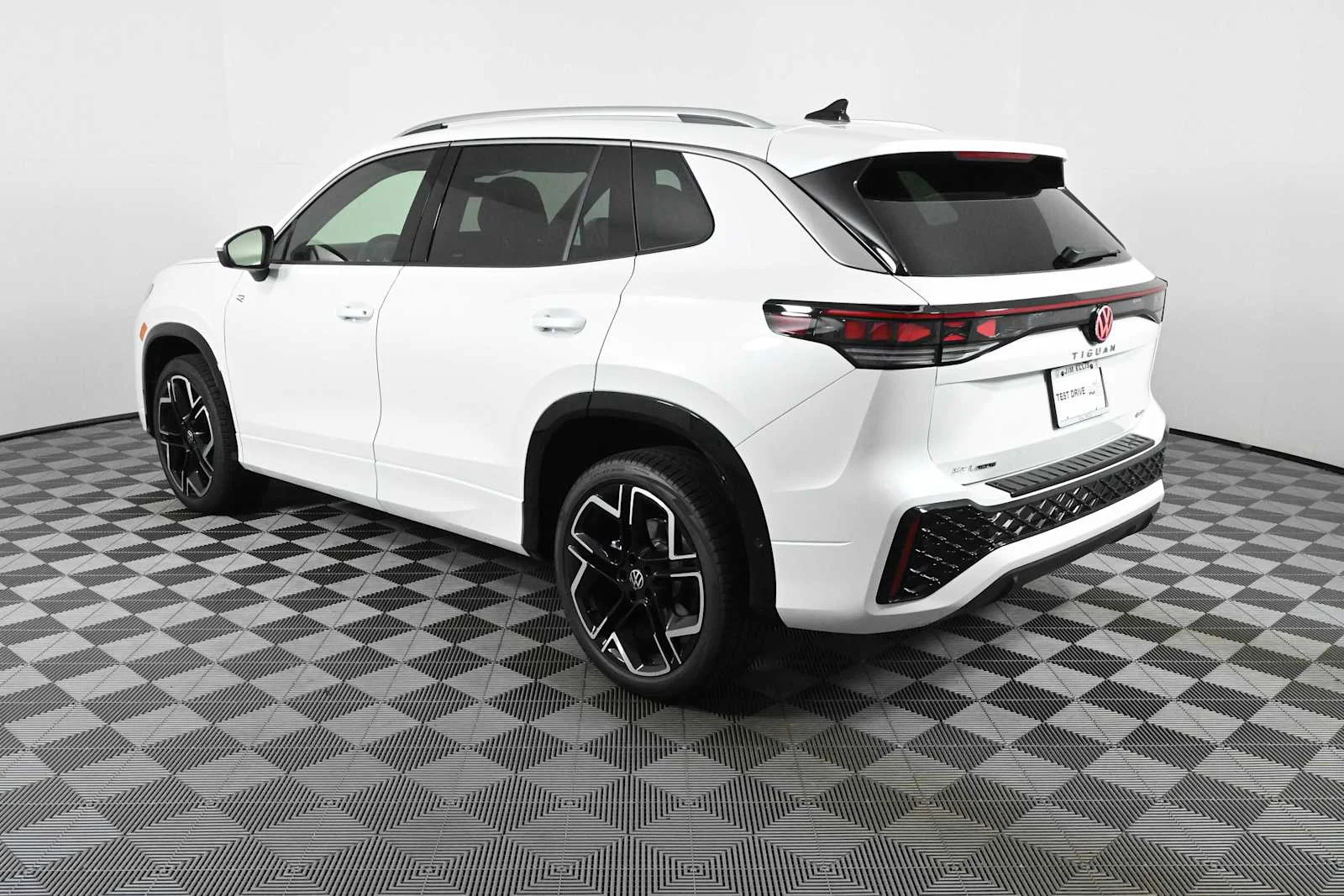 New 2026 Opal White Pearl Volkswagen SEL R-Line Turbo image 8
