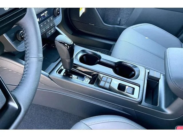 New 2026 CRYSTAL WHITE PEARL Subaru Limited image 21