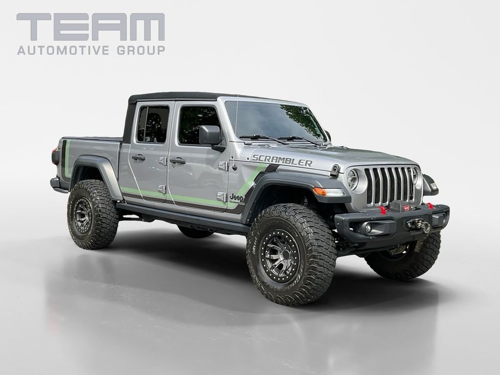 Used 2020 Silver Jeep Sport image 1