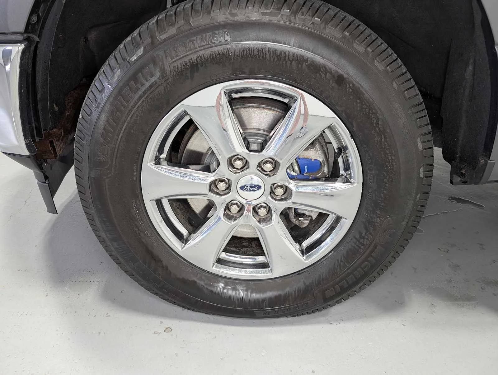 Used 2019 Magnetic Ford XLT image 3