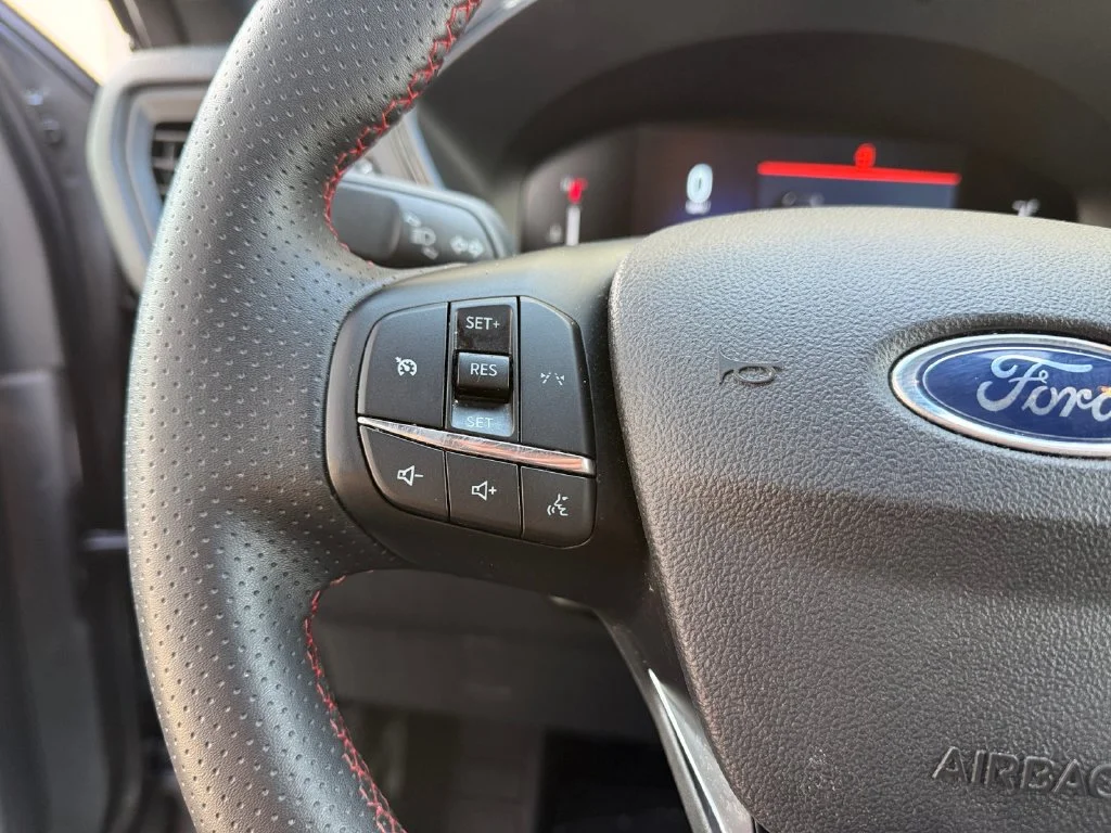 Used 2025 Gray Ford ST-Line image 24