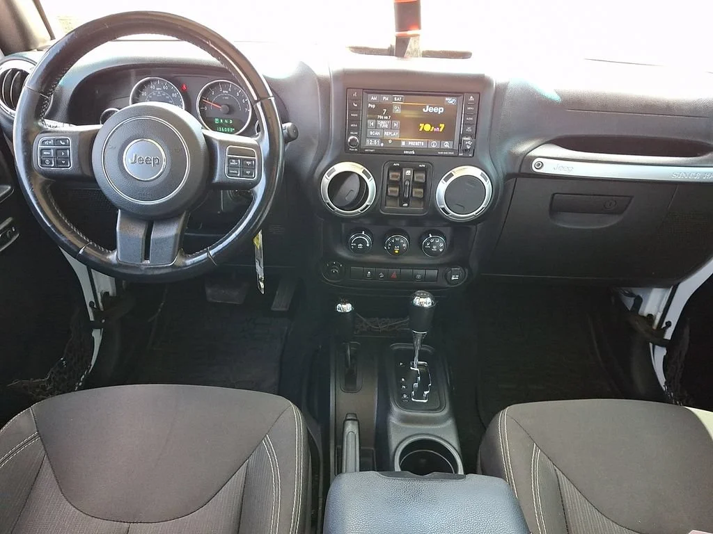 Used 2018 Bright White Clearcoat Jeep Sahara image 16