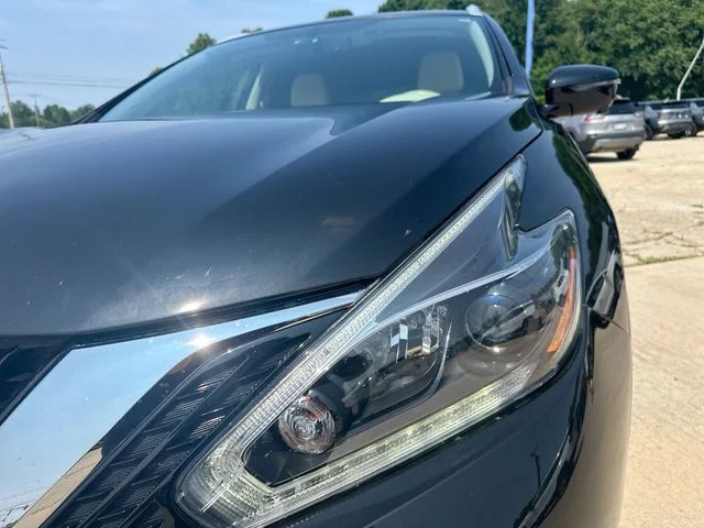 Used 2018 Black Nissan SL image 50