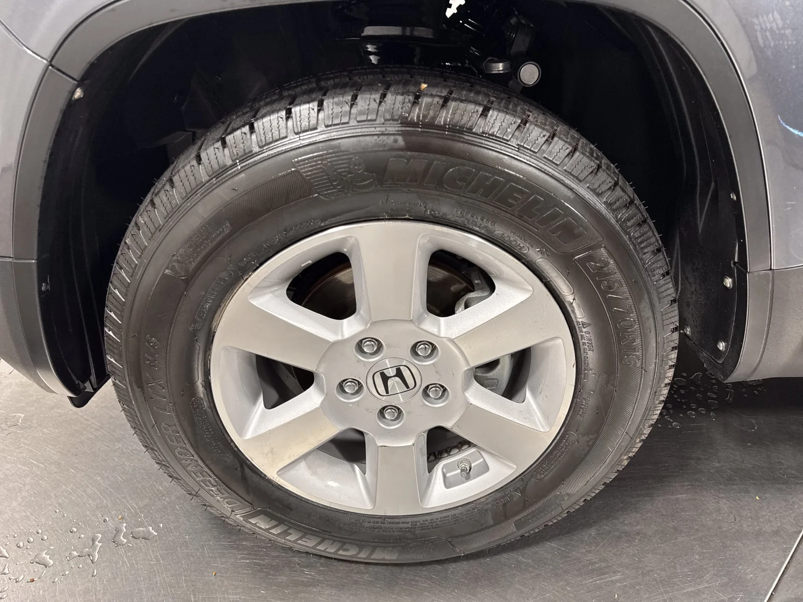 Used 2011 Polished Metal Metallic Honda EX image 2