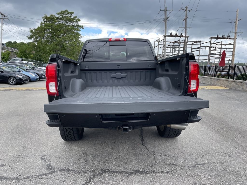 Used 2018 Black Chevrolet High Country image 13