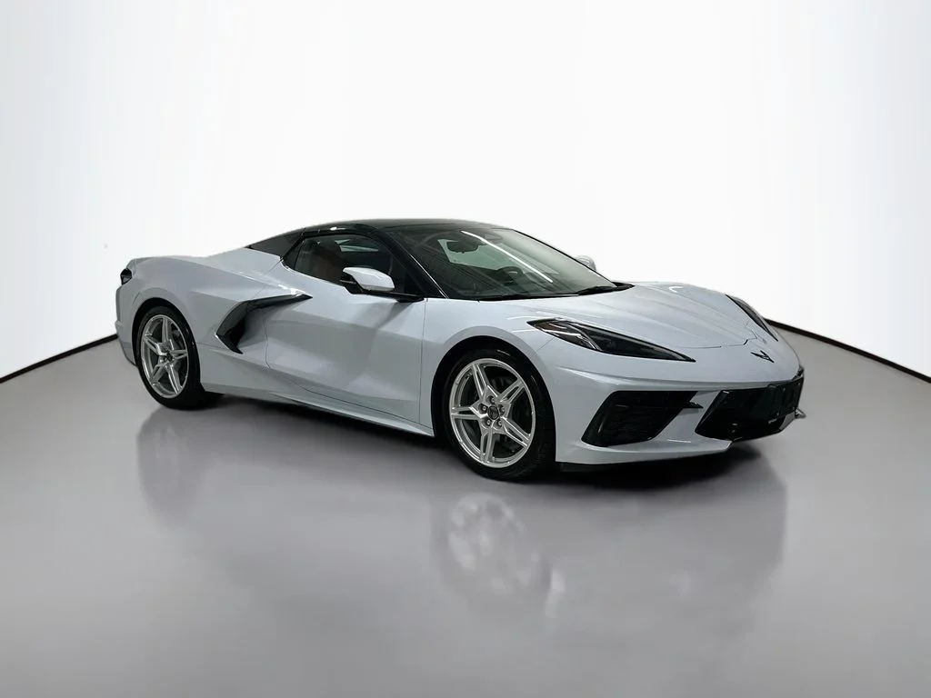 Used 2024 White Chevrolet Stingray image 7