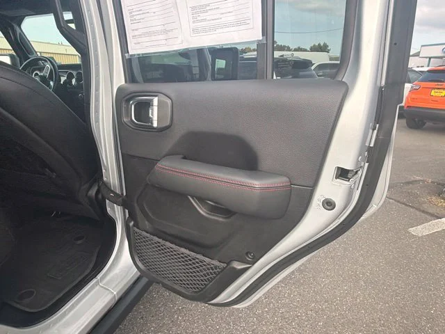 Used 2022 Silver Zynith Clearcoat Jeep Rubicon image 11