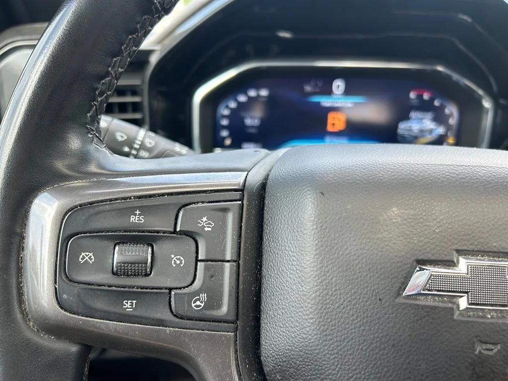 Used 2025 Gray Chevrolet ZR2 image 17