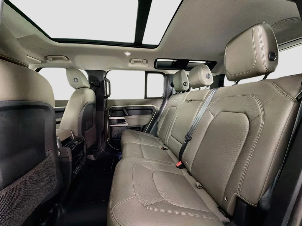 Used 2023 Green Land Rover SE image 26