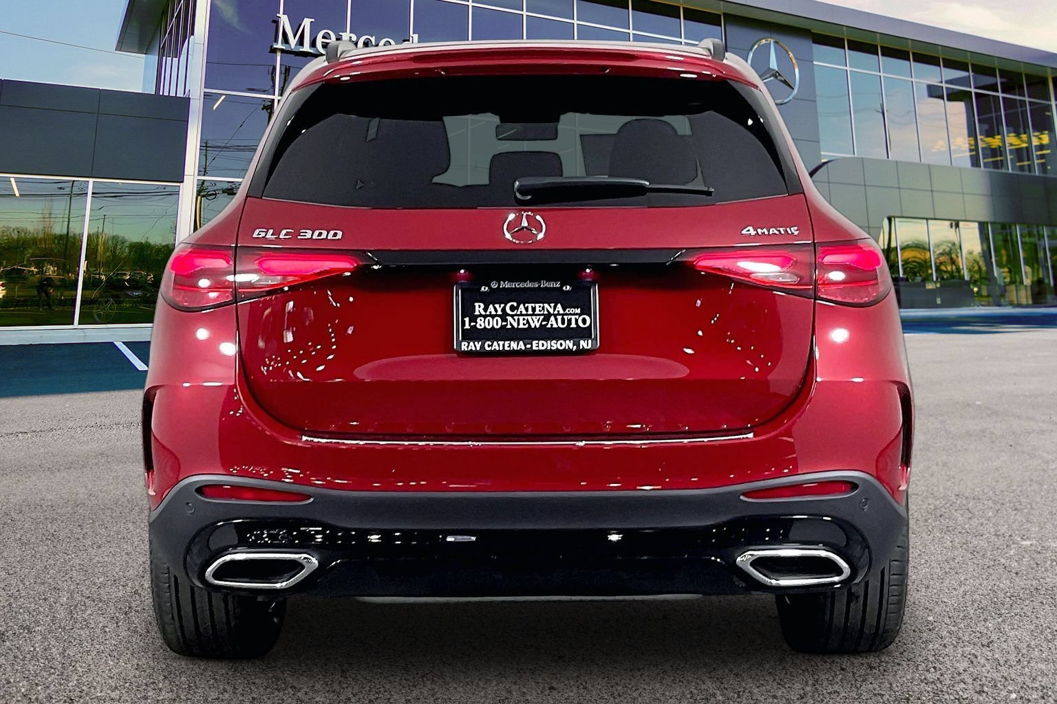 New 2026 MANUFAKTUR Patagonia Red Metallic Mercedes-Benz GLC 300 image 17