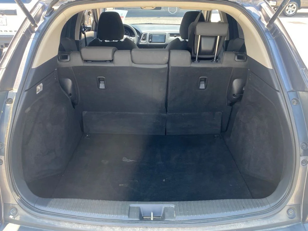 Used 2019  Honda EX image 11