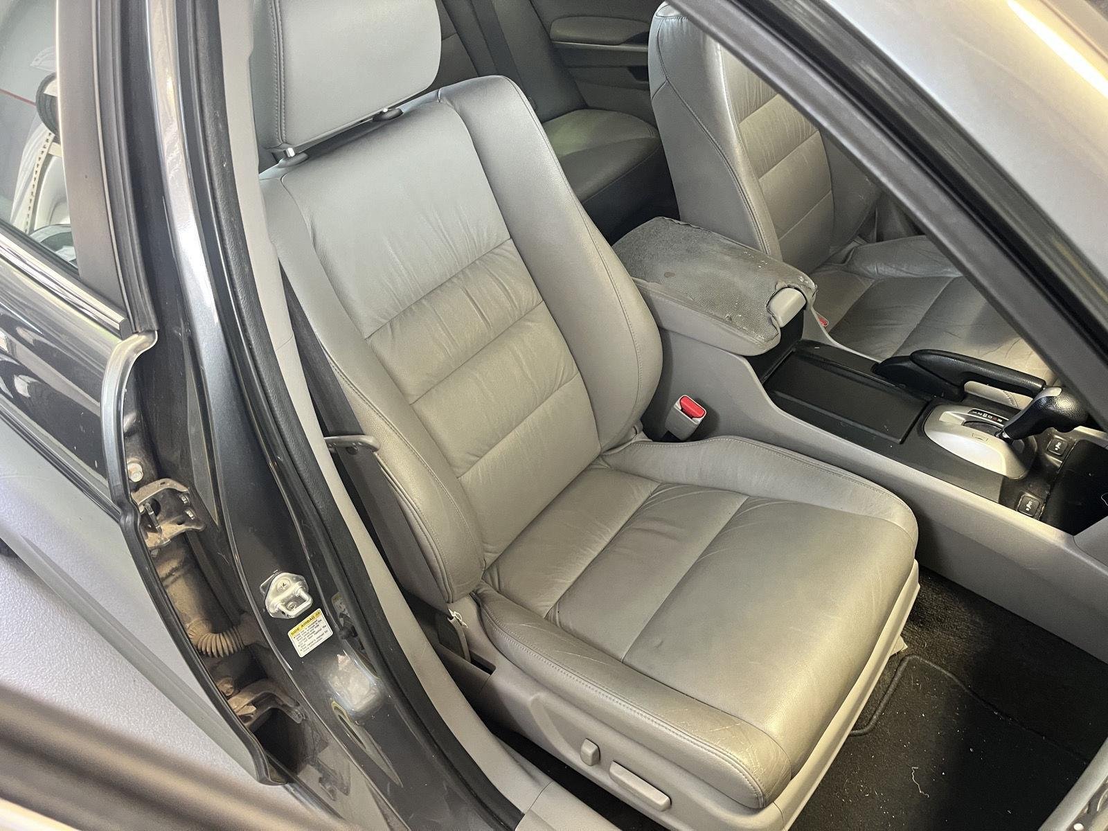 Used 2010 Polished Metal Metallic Honda EX-L image 15