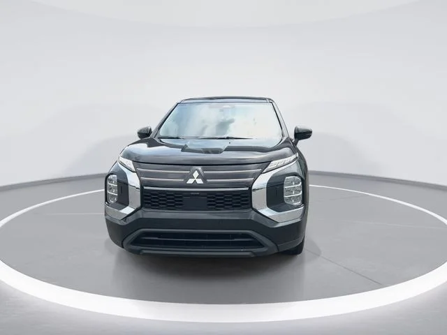 Used 2025 Black Mitsubishi ES image 3