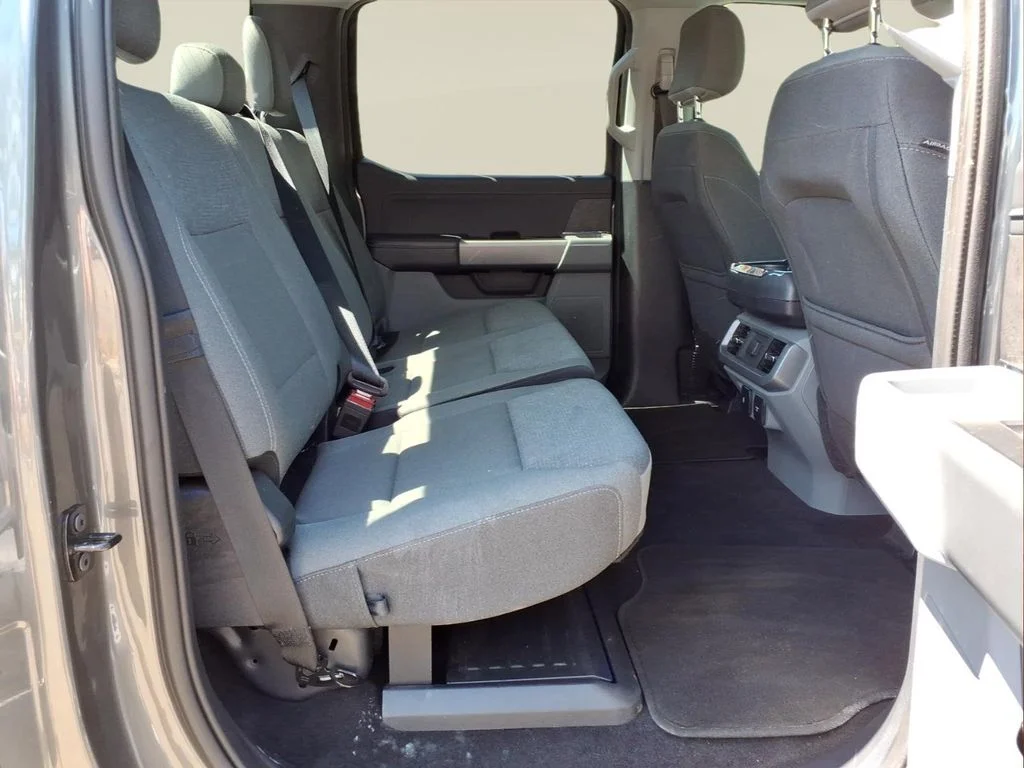 Used 2025 Gray Ford XLT image 35
