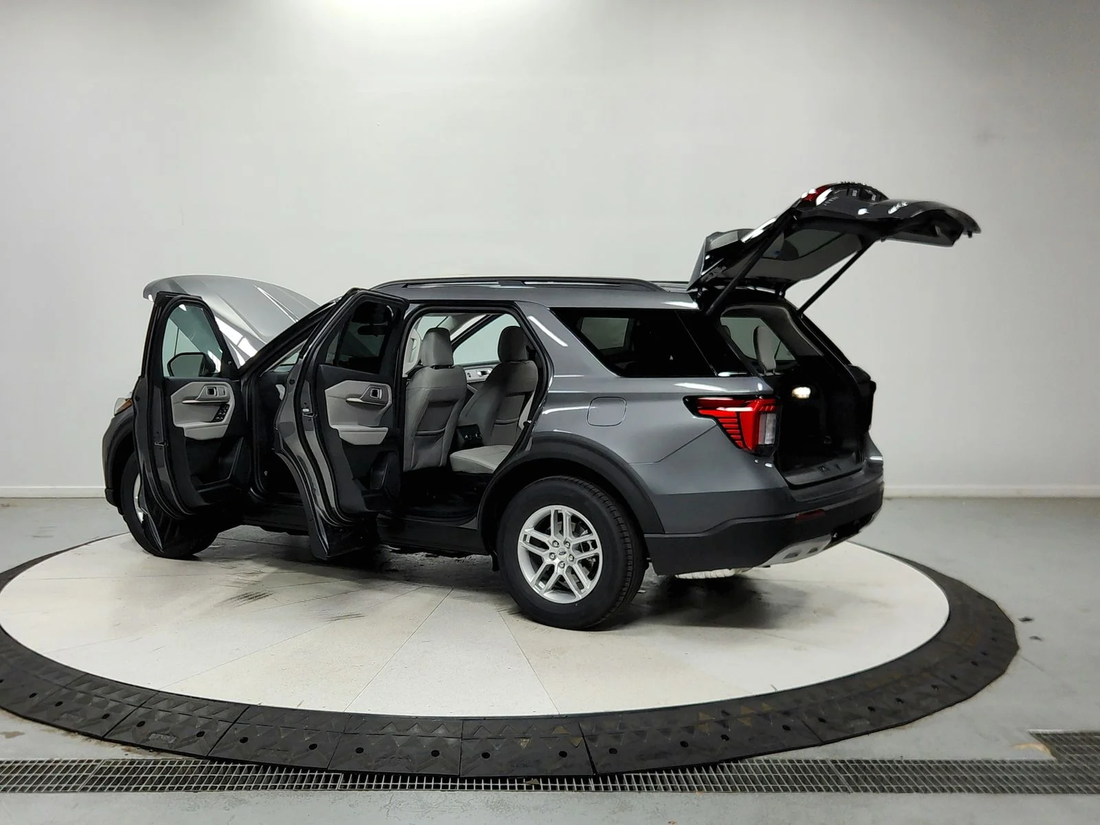 New 2026 Carbonized Gray Metallic Ford Active image 14