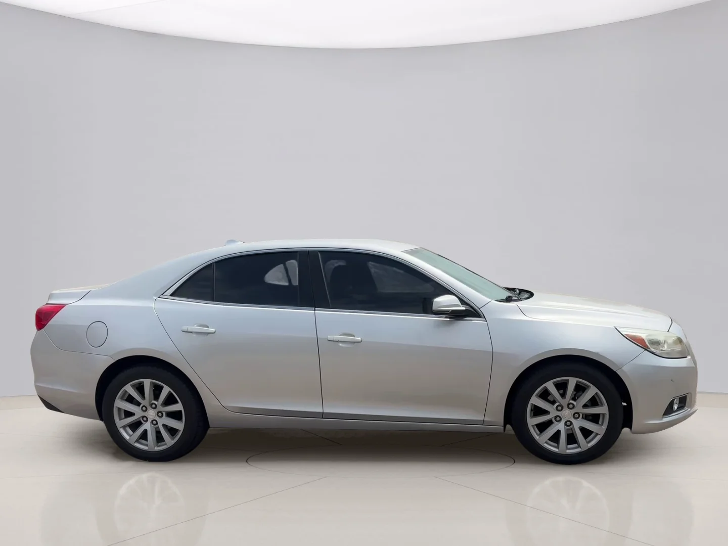 Used 2013 Silver Chevrolet 2LT image 6