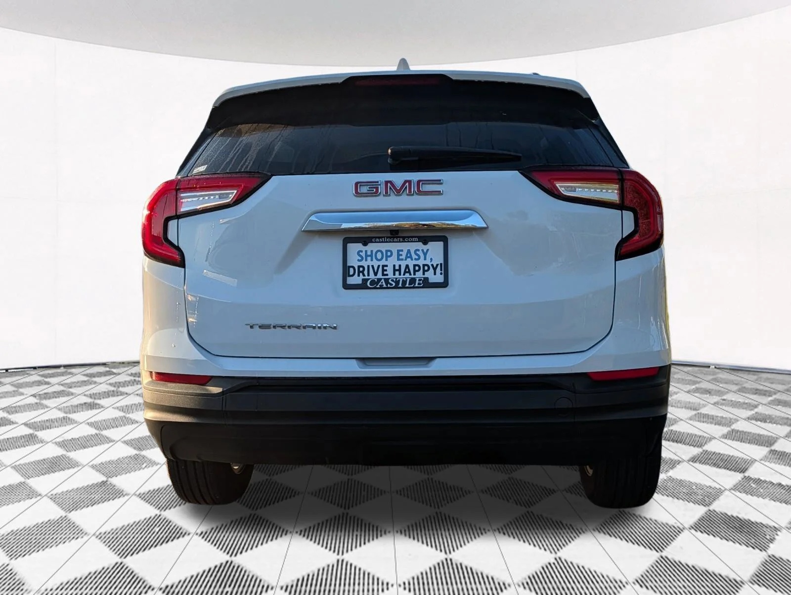 Used 2023 SUMMIT WHITE GMC SLE image 13