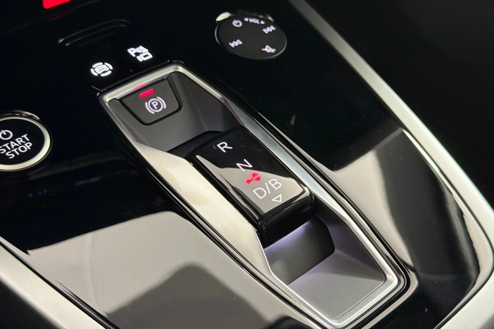 New 2026 Glacier White Metallic Audi Premium 55 quattro image 21