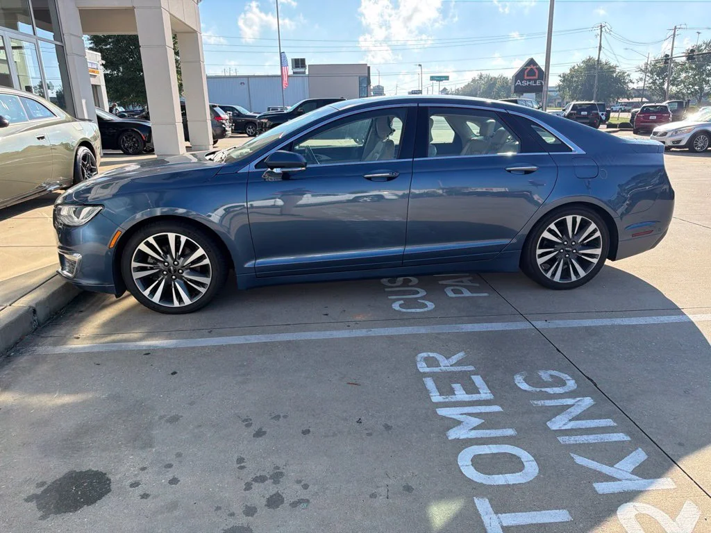 Used 2019 Blue Lincoln Reserve image 7