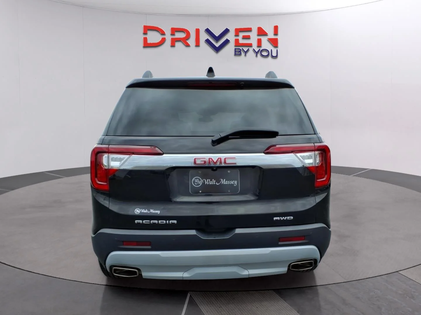 Used 2023 Ebony Twilight Metallic GMC SLE image 4