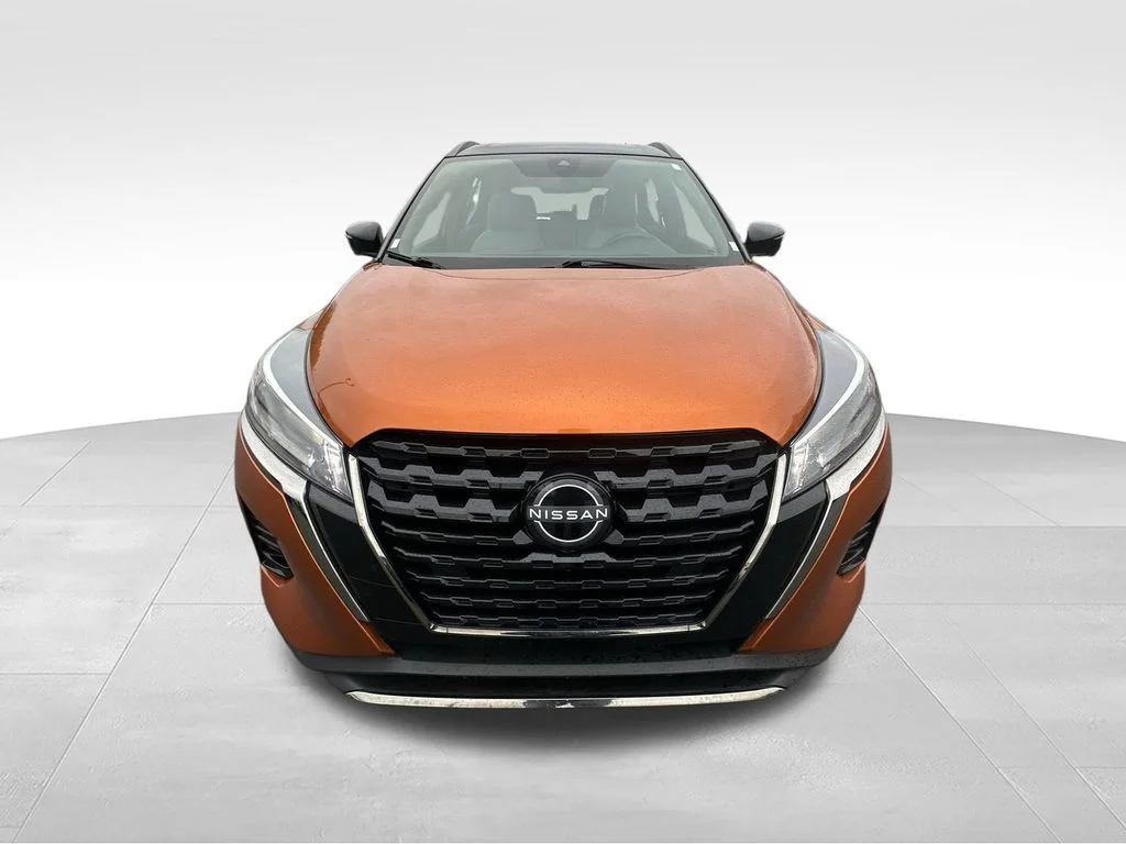 Used 2023 Orange Nissan SR image 27