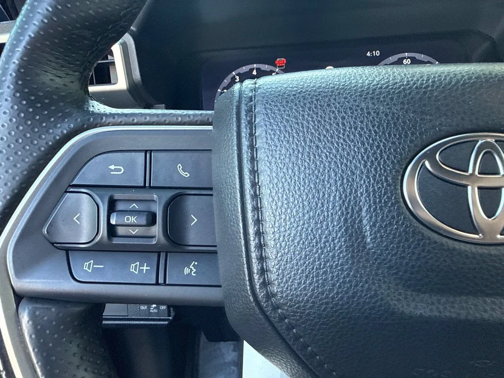 Used 2025  Toyota SR5 image 20